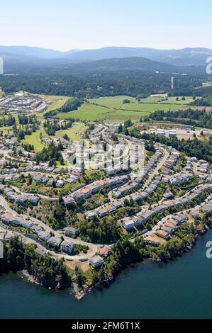 Photo de la subdivision Arbutus Ridge dans les airs, Mill Bay, île de Vancouver, Colombie-Britannique, Canada Banque D'Images