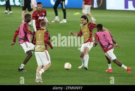 Paul Pogba (à gauche) et Edinson Cavani (deuxième à droite) de Manchester United se réchauffent avant la demi-finale de l'UEFA Europa League au Stadio Olimpico à Rome, en Italie. Date de la photo: Jeudi 6 mai 2021. Banque D'Images