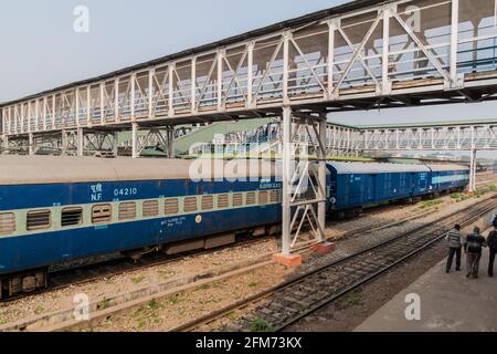 GUWAHATI, INDE - 31 JANVIER 2017 : vue de la gare de Guwahati, État d'Assam, Inde Banque D'Images