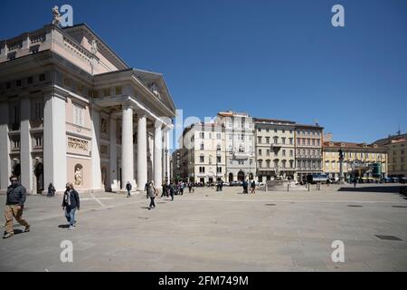 Trieste, Italie. 3 mai 2021. Vue panoramique sur la piazza della Borsa dans le centre-ville Banque D'Images