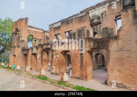 Ruines du complexe de résidence à Lucknow, État de l'Uttar Pradesh, Inde Banque D'Images