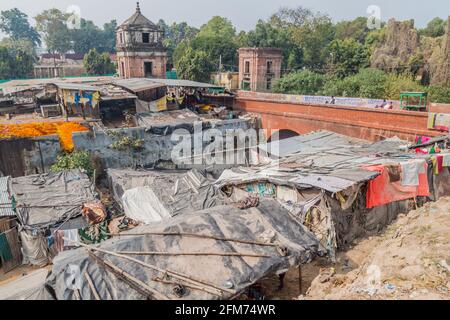 LUCKNOW, INDE - 3 FÉVRIER 2017 : quartier appauvri de Lucknow, État de l'Uttar Pradesh, Inde Banque D'Images