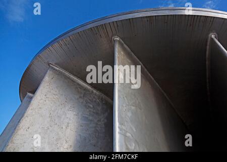 partie d'une ancienne turbine utilisée dans la production d'hydroélectricité Banque D'Images