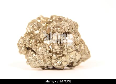 Pyrite de fer gros plan sur fond blanc Fools Gold Banque D'Images