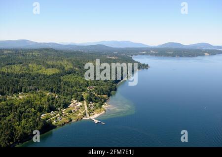 Photo aérienne du terminal du traversier de Mill Bay, Mill Bay, île de Vancouver, Colombie-Britannique, Canada Banque D'Images