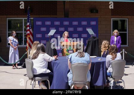 Colorado Springs, États-Unis. 06e mai 2021. Linda Mays s'adresse aux conjoints militaires à fort Carson, Colorado Springs, Colorado, le 6 mai 2021. Crédit : accès photo/Alamy Live News Banque D'Images