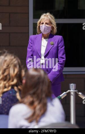 Colorado Springs, États-Unis. 06e mai 2021. Le Dr Jill Biden arrive pour parler avec des conjoints militaires à fort Carson, Colorado Springs, Colorado, le 6 mai 2021. Crédit : accès photo/Alamy Live News Banque D'Images