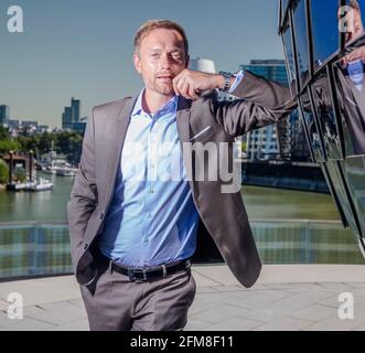 Christian Wolfgang Lindner am Hafen von Düsseldorf. Der FDP Politiker ist Vorsitzender der FDP-Fraktion Banque D'Images