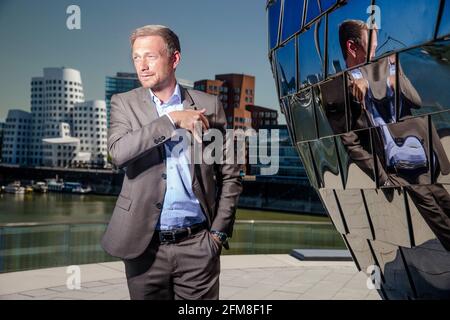 Christian Wolfgang Lindner am Hafen von Düsseldorf. Der FDP Politiker ist Vorsitzender der FDP-Fraktion Banque D'Images