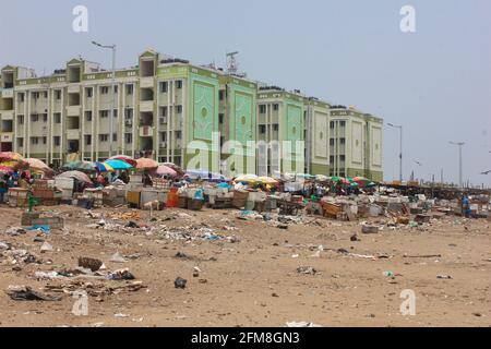 Communauté pauvre appartements de l'Estran Plage Immobilier à Chennai, Inde Banque D'Images