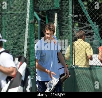 CHAMPIONNATS DE TENNIS DE WIMBLEDON 2008. 8E JOUR 1/7/2008 ANDY MURRAY PENDANT L'ENTRAÎNEMENT AU PARC AORANGI. PHOTO DAVID ASHDOWN Banque D'Images