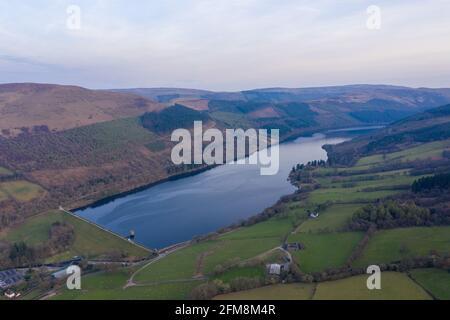 Talybont sur le réservoir d'Usk dans le parc national de brecon Beacon, au pays de Galles Banque D'Images