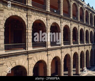 DETALLE DEL PATIO PRINCIPAL DEL PALACIO NACIONAL DE MEXICO. Emplacement : PALACIO NACIONAL. MEXICO. CIUDAD DE MEXICO. Banque D'Images