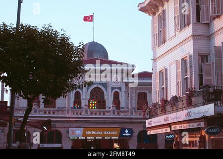 Détails du terminal de ferry sur l'île de Büyükada près d'Istanbul. Buyukada est la plus populaire et la plus grande île d'Istanbul. Banque D'Images