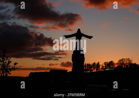 Bantry, West Cork, Irlande. 6 mai 2021. Un paysage à couper le souffle à Bantry pendant que le soleil se couche. Crédit: Karlis Dzjamko/Alay Live News Banque D'Images