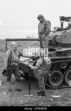 Reconstitution de la Seconde Guerre mondiale. Blyth, Northumberland, Angleterre. 19.05.2013. Les passionnés de la Seconde Guerre mondiale avec le char Sherman américain à la reconstitution de la Seconde Guerre mondiale. Banque D'Images