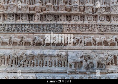 Détail du Temple Jagdish à Udaipur, État du Rajasthan, Inde Banque D'Images