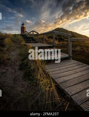 Coucher de soleil au feu de Sylt dans les dunes près de Kampen. Banque D'Images