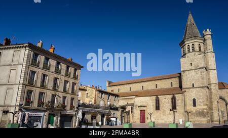 L'église de la Madeleine à Béziers. La construction a commencé au XIe siècle, la construction s'est terminée au XIVe siècle. Style roman-gothique. La plus ancienne ville de France. Banque D'Images