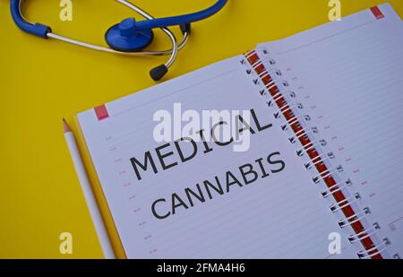 Medical Cannabis texte écrit dans Notebook. Concept médical. Banque D'Images