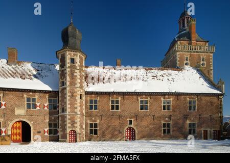 Château de Raesfeld en hiver, Raesfeld, quartier de Borken, Westmünsterland, Rhénanie-du-Nord-Westphalie, Allemagne Banque D'Images