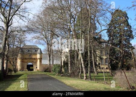 Grosse Burg Kleinbüllesheim, Wasserburg aus dem 18. Jahrhundert, Euskirchen, Nordrhein-Westfalen, Allemagne Banque D'Images