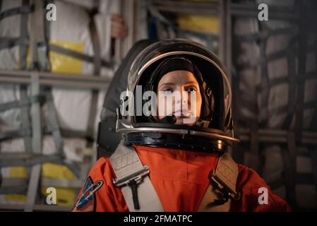 DATE DE SORTIE: 22 avril 2021 TITRE: Stopway STUDIO: Rainmaker films DIRECTEUR: Joe Penna PLOT: Une équipe de trois personnes en mission sur Mars fait face à un choix impossible quand un passager imprévu met en danger la vie de tous à bord. AVEC: ANNA KENDRICK comme Zoe Levenson. (Credit image: © Rainmaker films/Entertainment Pictures) Banque D'Images