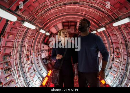 DATE DE SORTIE: 22 avril 2021 TITRE: Stopway STUDIO: Rainmaker films DIRECTEUR: Joe Penna PLOT: Une équipe de trois personnes en mission sur Mars fait face à un choix impossible quand un passager imprévu met en danger la vie de tous à bord. AVEC: TONI COLLETTE comme Marina Barnett, SHAMIER ANDERSON comme Michael Adams. (Credit image: © Rainmaker films/Entertainment Pictures) Banque D'Images