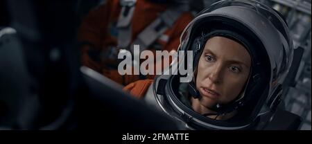 DATE DE SORTIE: 22 avril 2021 TITRE: Stopway STUDIO: Rainmaker films DIRECTEUR: Joe Penna PLOT: Une équipe de trois personnes en mission sur Mars fait face à un choix impossible quand un passager imprévu met en danger la vie de tous à bord. AVEC: TONI COLLETTE comme Marina Barnett. (Credit image: © Rainmaker films/Entertainment Pictures) Banque D'Images