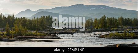 Paysage dans la Setesdal sur la rivière Otra, Agder, Norvège Banque D'Images