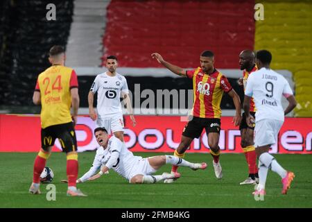 Objectif, hauts de France, France. 8 mai 2021. Avant de Lille LUIZ ARAUJO en action pendant le championnat français de football Ligue 1 Uber mange Lille contre RC Lens au stade Felix Bolaert Delelis - Lens.Lille a gagné 3:0 et conserve la tête du championnat devant le PSG de NEYMAR Jr et KYLIAN MBAPPE crédit: Pierre Stevenin/ZUMA Wire/Alay Live News Banque D'Images