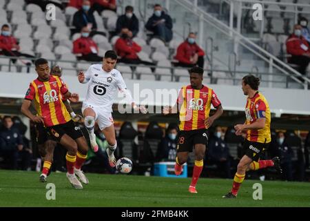 Objectif, hauts de France, France. 8 mai 2021. Avant de Lille LUIZ ARAUJO en action pendant le championnat français de football Ligue 1 Uber mange Lille contre RC Lens au stade Felix Bolaert Delelis - Lens.Lille a gagné 3:0 et conserve la tête du championnat devant le PSG de NEYMAR Jr et KYLIAN MBAPPE crédit: Pierre Stevenin/ZUMA Wire/Alay Live News Banque D'Images