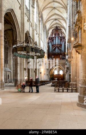 Allemagne, Saxe-Anhalt, Halberstadt, Cathédrale Saint-Stephanus et Saint-Sixte à Halberstadt, cathédrale gothique, vue intérieure. Banque D'Images