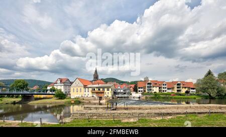 Alte Fuldabrücke, Herrenmühle, centrale hydroélectrique, weir, ancienne écluse, rivière Fulda, été, Rotenburg an der Fulda, Hesssen, Allemagne, Europe Banque D'Images