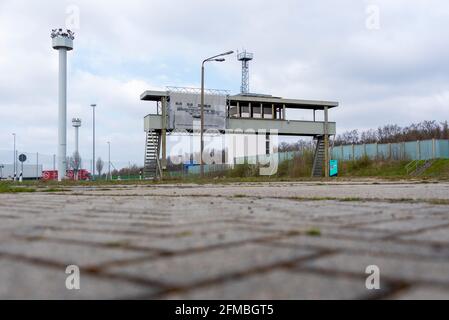 Allemagne, Saxe-Anhalt, Marienborn, ancien poste de contrôle frontalier de Marienborn, le plus grand et le plus important poste de contrôle à la frontière germano-allemande, était principalement utilisé pour le trafic de transit vers Berlin-Ouest. Les installations frontalières de l'Autobahn 2 entre la Basse-Saxe et la Saxe-Anhalt font désormais partie de la division Marienborn du Mémorial de l'Allemagne. Banque D'Images