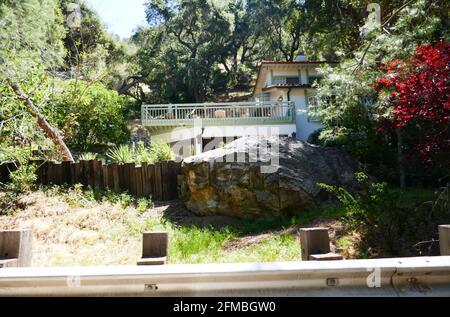 Topanga, Californie, États-Unis 3 mai 2021 UNE vue générale de l'atmosphère de l'ancien domicile/maison du musicien Gary Hinman au 964 Old Topanga Canyon Rd où il a été assassiné par la famille Manson le 31 juillet 1969, le premier meurtre de manoir situé à Topanga, Californie, États-Unis. Photo par Barry King/Alay stock photo Banque D'Images