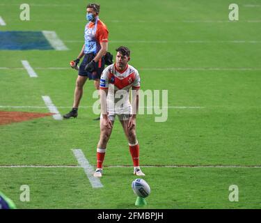 Leeds, Royaume-Uni. 07e mai 2021. Lachlan Coote (1) de St Helens impose une pénalité avant de marquer ses points à Leeds, Royaume-Uni, le 5/7/2021. (Photo de Mark Cosgrove/News Images/Sipa USA) crédit: SIPA USA/Alay Live News Banque D'Images