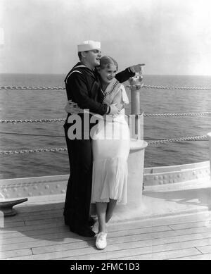 GLORIA STUART et JAMES CAGNEY sur U.S.S. L'ARIZONA vient ICI LE directeur DE LA MARINE 1934, LLOYD BACON Warner Bros. Banque D'Images