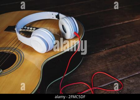 Ecouteurs de musique et de guitare classique Banque D'Images