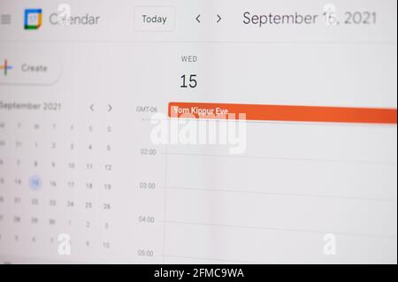 New york, Etats-Unis - 17 février 2021: Yom Kippur Eve 15 de septembre sur google calendrier sur l'écran d'ordinateur portable vue rapprochée. Banque D'Images