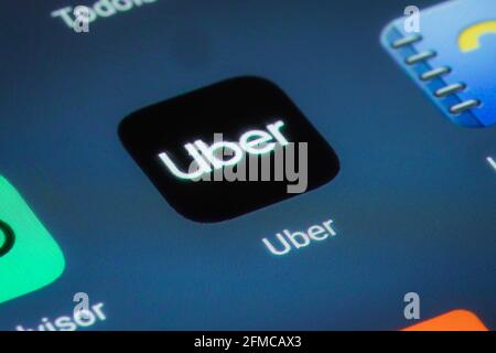 Bucarest, Roumanie - 13 décembre 2020 : image éditoriale de l'application mobile Uber sur un écran de smartphone. Banque D'Images