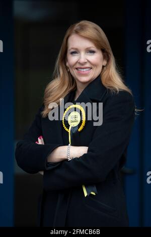 Le candidat du SNP pour Edinburgh Eastern, Ash Denham, arrive au comte pour les élections parlementaires écossaises au Ingliston Highland Centre, Édimbourg. Date de la photo: Samedi 8 mai 2021. Banque D'Images