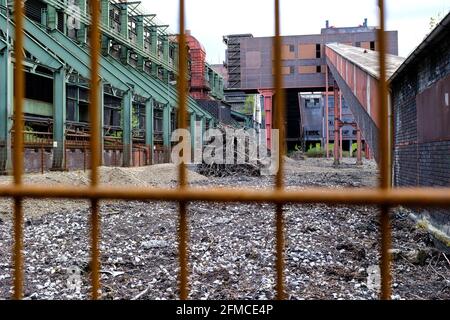 07.05.2021, Essen, Nordrhein-Westfalen, Deutschland - Blick auf einen frisch gerodeten Bereich auf dem Gelaende der Kokerei Zollverein à Essen Banque D'Images