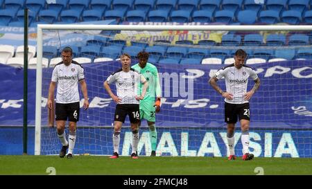 Richard Wood, Jamie Lindsay, gardien de but Jamal Blackman et Angus MacDonald (gauche-droite) de Rotherham United semblent découragés après avoir concéder un but égalisateur tard dans le match du championnat Sky Bet au stade de Cardiff City Stadium. Date de la photo: Samedi 8 mai 2021. Banque D'Images