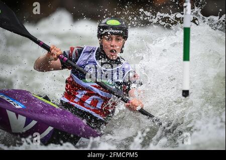 Ivrea, Turin, Italie. 8 mai 2021. Championnat d'Europe de canoë-slalom 2021 de l'ECA (et qualification olympique). Sur la photo Kimberley WOODS (GBR). Damiano Benedetto/ Alamy Live News Banque D'Images