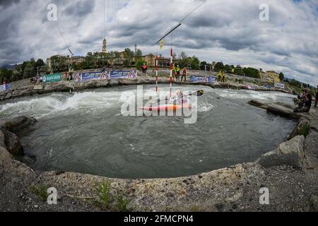 Ivrea, Turin, Italie. 8 mai 2021. Championnat d'Europe de canoë-slalom 2021 de l'ECA (et qualification olympique). Sur la photo Ricarda FUNK (GER). Damiano Benedetto/ Alamy Live News Banque D'Images