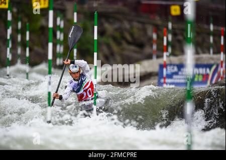 Ivrea, Turin, Italie. 8 mai 2021. Championnat d'Europe de canoë-slalom 2021 de l'ECA (et qualification olympique). Sur la photo Elena APEL (GER). Damiano Benedetto/ Alamy Live News Banque D'Images