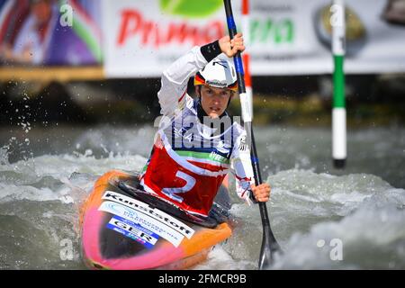 Ivrea, Turin, Italie. 8 mai 2021. Championnat d'Europe de canoë-slalom 2021 de l'ECA (et qualification olympique). Sur la photo Riccarda FUNK (GER). Damiano Benedetto/ Alamy Live News Banque D'Images