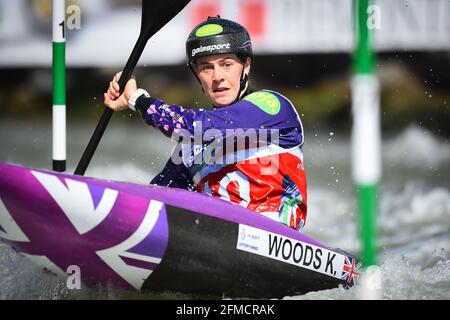 Ivrea, Turin, Italie. 8 mai 2021. Championnat d'Europe de canoë-slalom 2021 de l'ECA (et qualification olympique). Sur la photo Kimberley WOODS (GBR). Damiano Benedetto/ Alamy Live News Banque D'Images