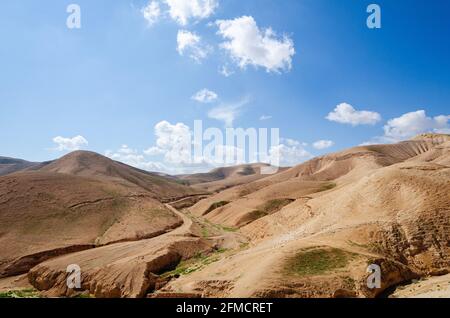 Paysage judéo-désertique près de Jérusalem, Israël. Banque D'Images